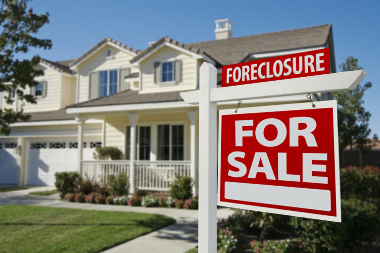 Foreclosure filings rise 11% in March