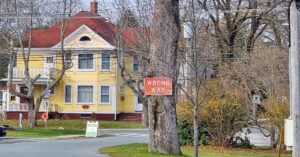 Mortgage rates rise for the second straight week, with the 30-year fixed-rate mortgage averaging 6.34%, per Freddie Mac's Oct. 2 report.