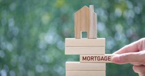 Metros exhibit pockets of stress amid stable mortgage delinquency rates.
