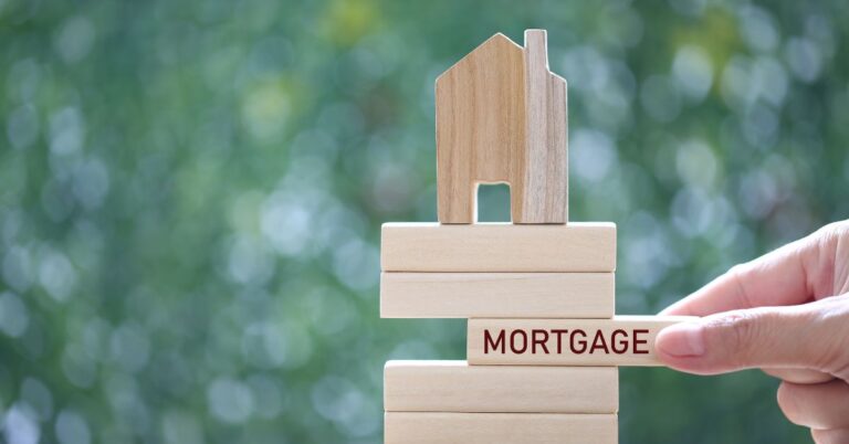 Metros exhibit pockets of stress amid stable mortgage delinquency rates.