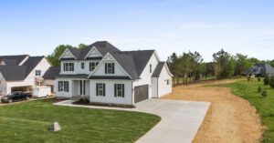 New mortgage payments jump in March, setting back purchase affordability, according to MBA data.