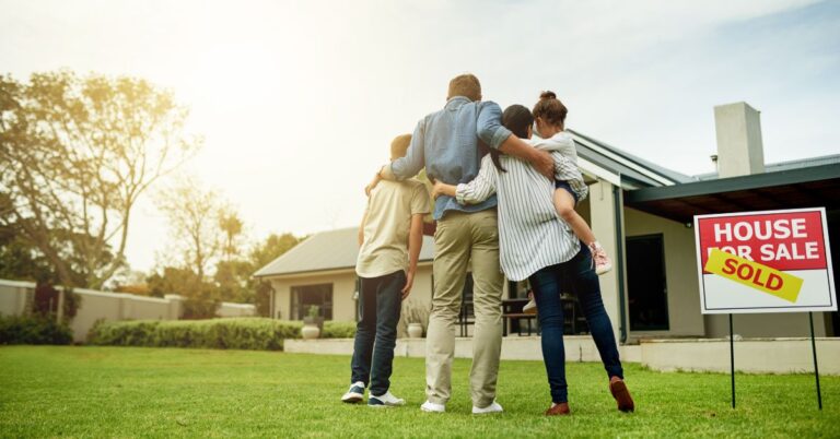 Pending home sales rebound in April despite rising rates