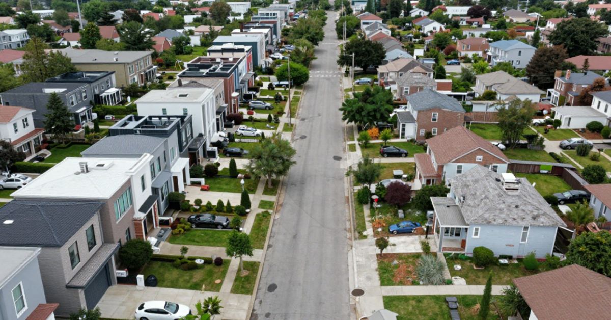 Splintters U.S. home prices diverge sharply as post-COVID housing market splinters ...