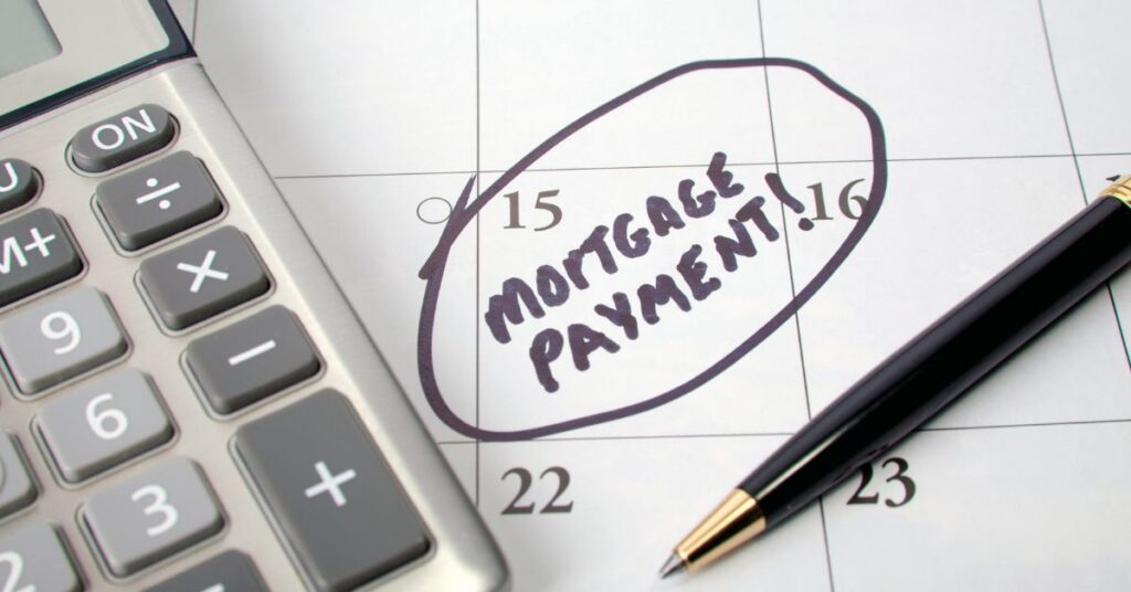 Declining loan amounts push new mortgage payments lower in August