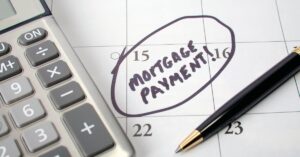 Declining loan amounts push new mortgage payments lower in August