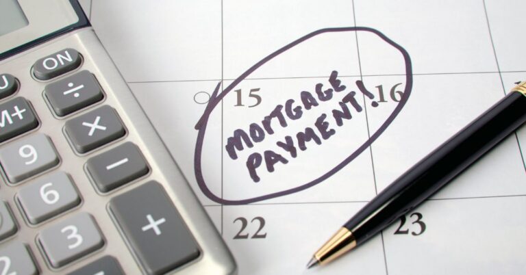Declining loan amounts push new mortgage payments lower in August