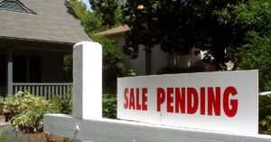 Pending-home sales notch slight rise in August
