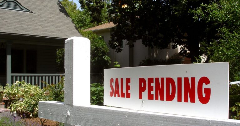 Pending-home sales notch slight rise in August