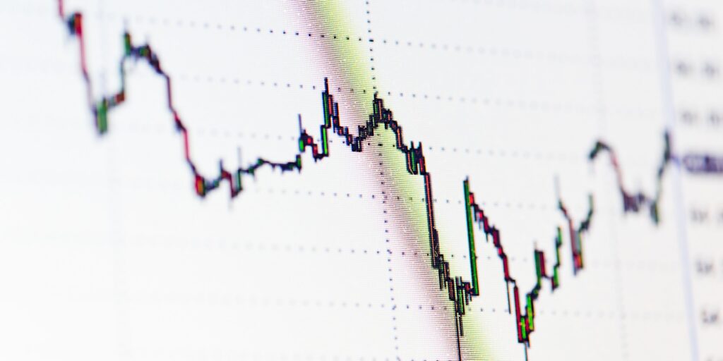 Refinance demand slumps as higher rates weigh on mortgage activity