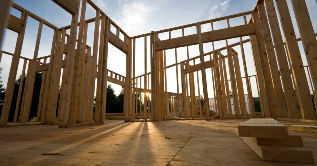 Single-family housing starts rise in August as weak demand dims outlooks.