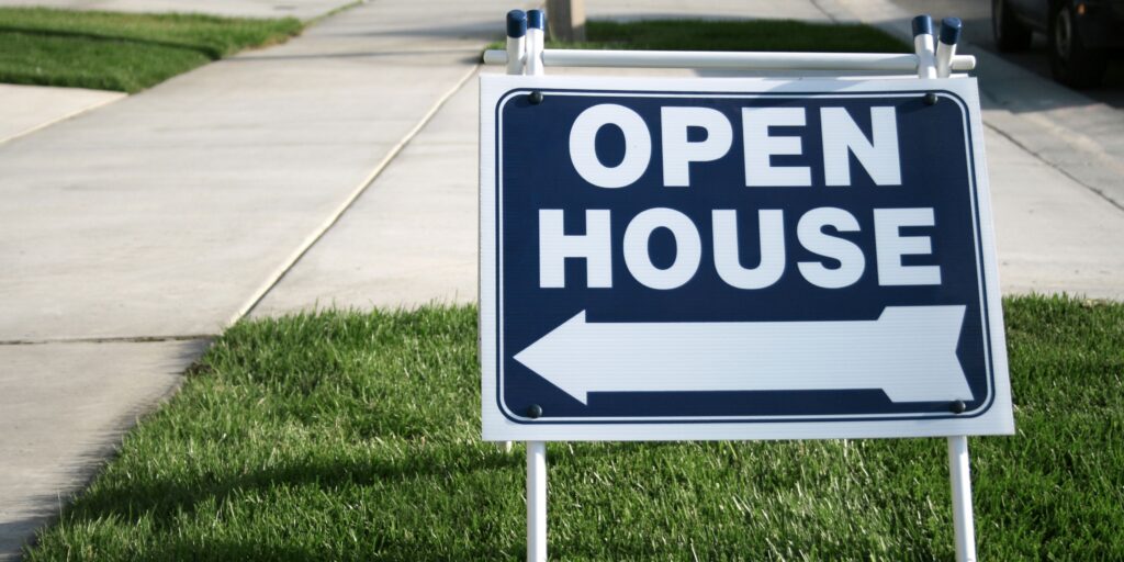 Slow homebuyer demand pushes seller concessions to highest summer level in years.