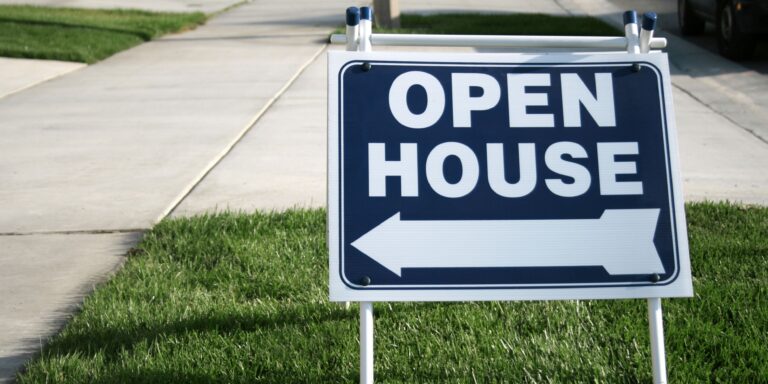 Slow homebuyer demand pushes seller concessions to highest summer level in years.