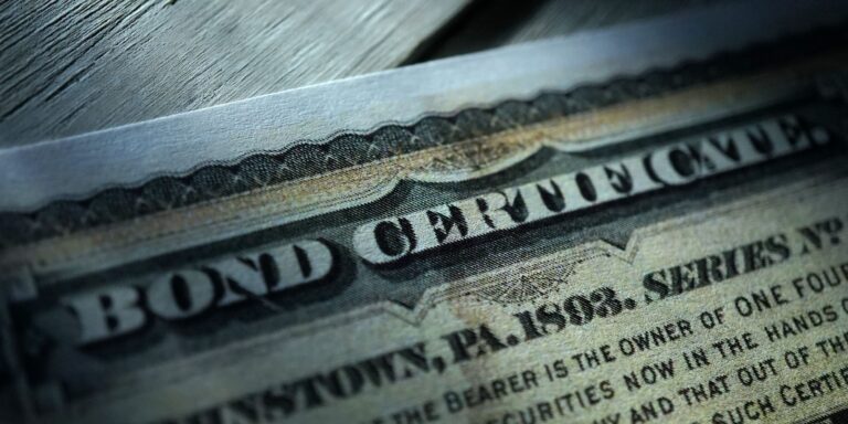 Kevin Warsh's retreat from Fed forward guidance is reshaping markets, boosting uncertainty and keeping pressure on mortgage rates.