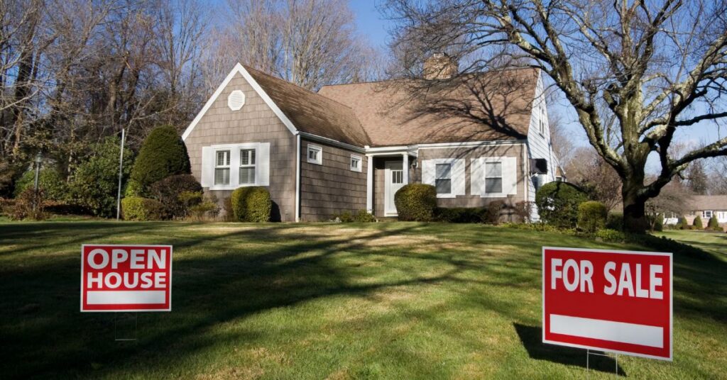 Existing-home sales notch slight rise in September