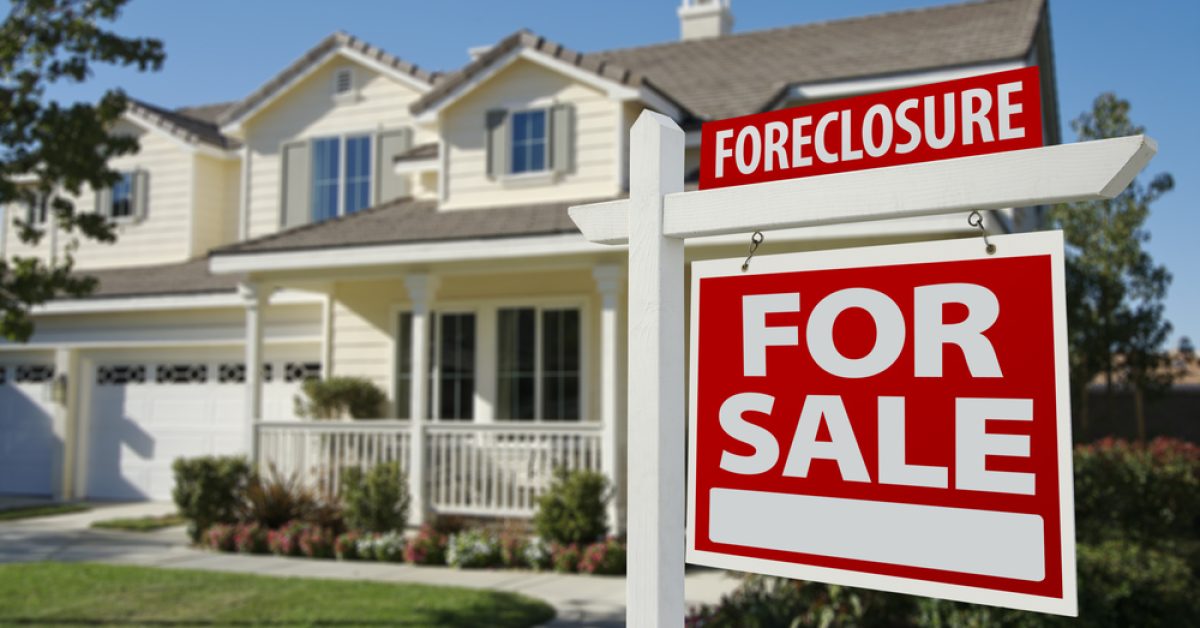 Foreclosure filings rise 11% in March